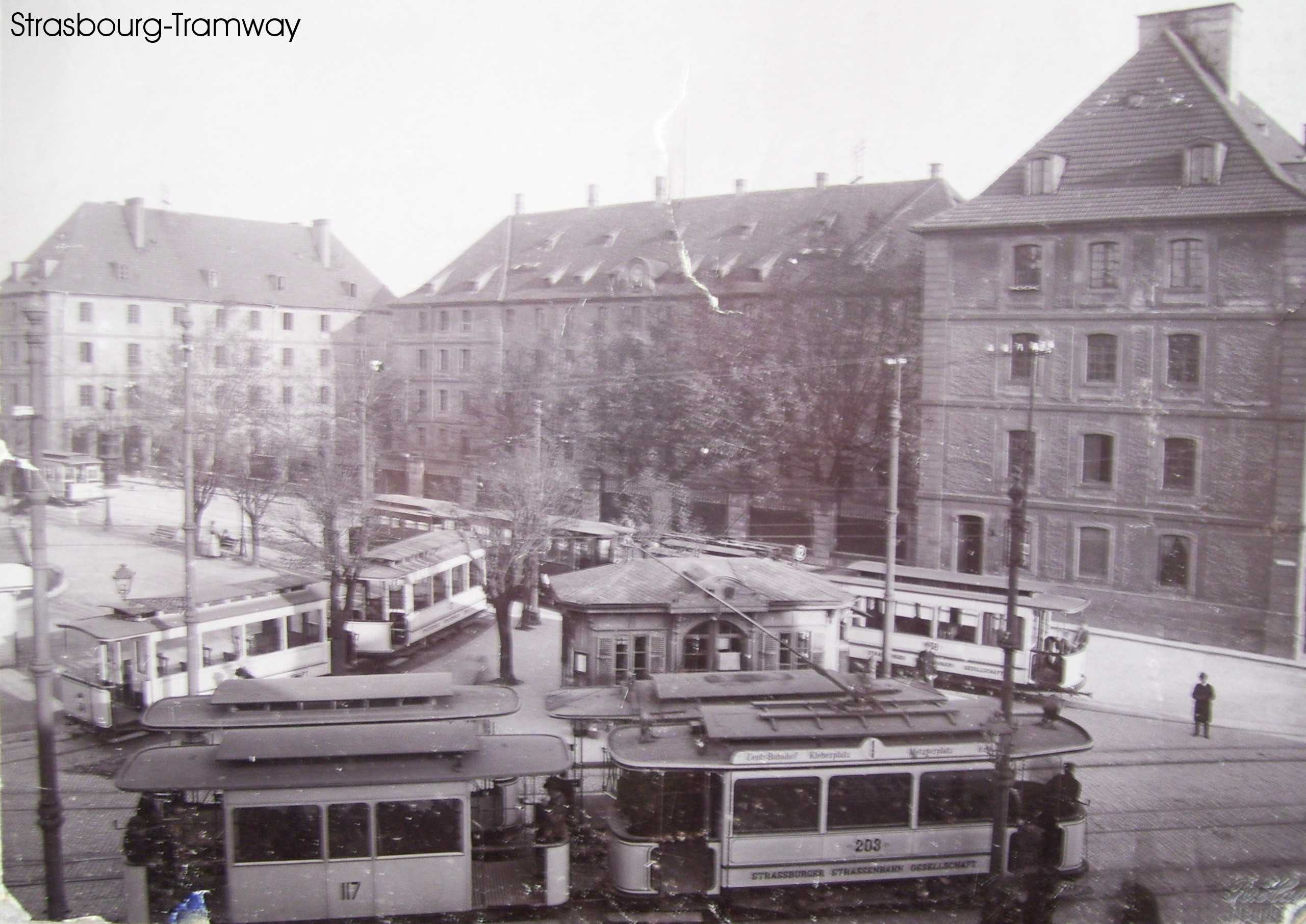 Tramways Place d'Austerlitz, vers 1909.